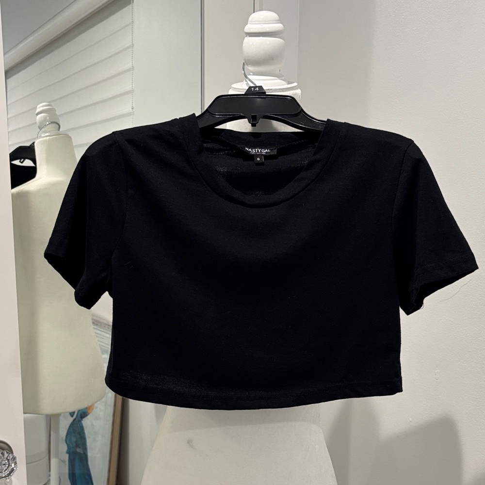 Nasty Gal cropped black tshirt